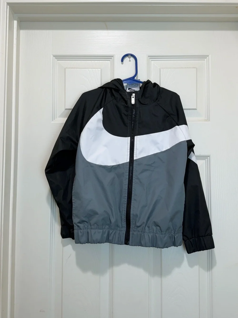 Nike kids hooded Windrunner swoosh Ripstop Jacket Sz 7 L